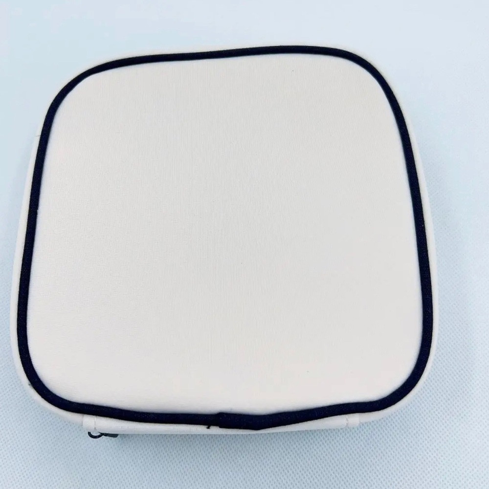 Authentic Chanel Beauty Les Beiges Makeup Bag new in box great gift 🎁 - Picture 7 of 12